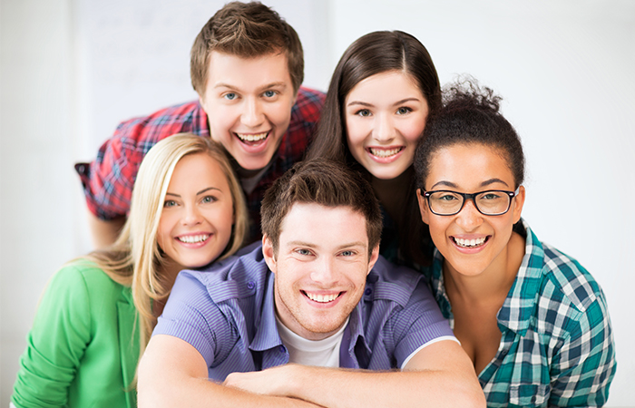 The Evolution of Dental Implants: Aesthetic Precision and Functionality