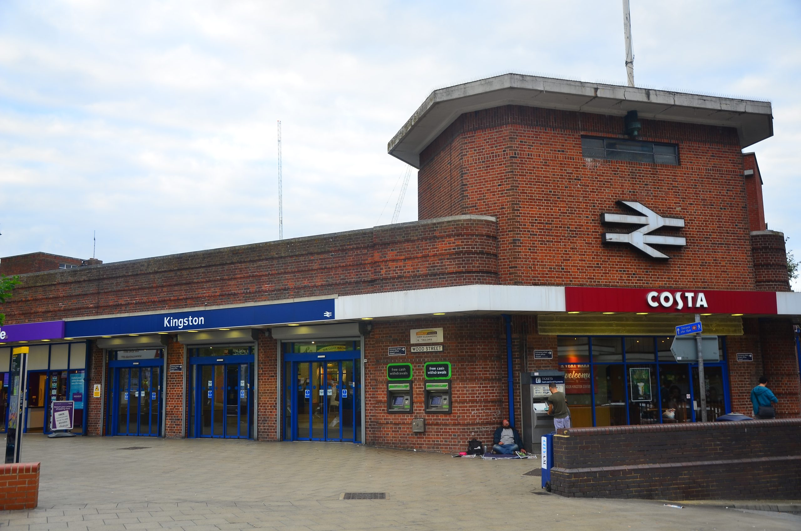 Dentist Near Kingston Train Station